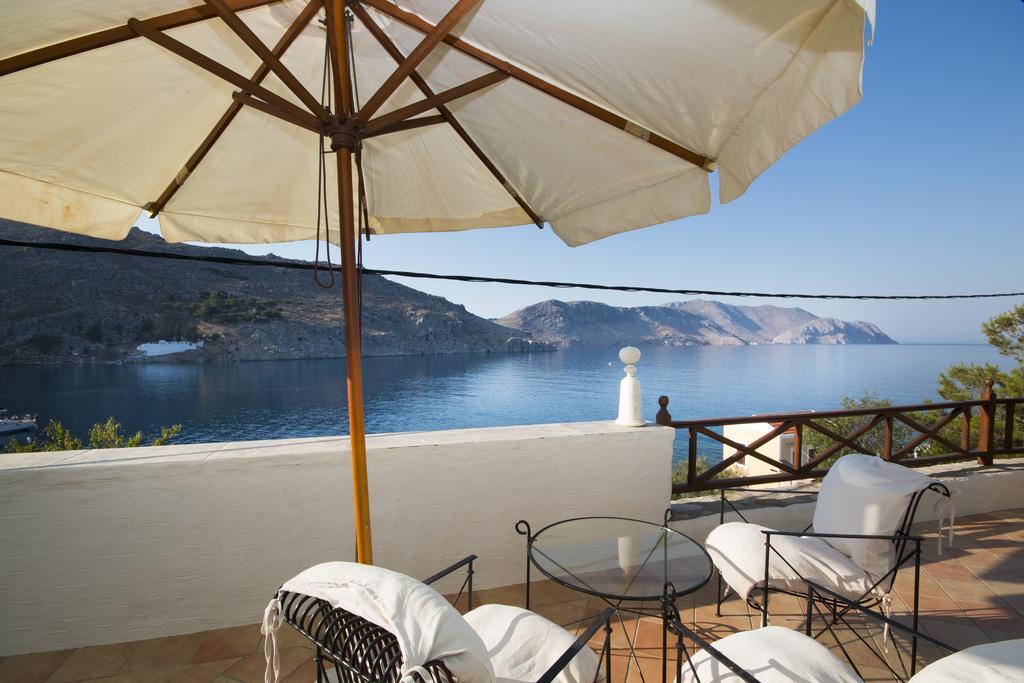 Emporio Hotel Сими Екстериор снимка