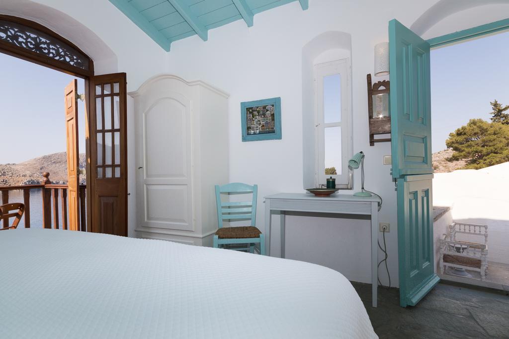 Emporio Hotel Сими Екстериор снимка
