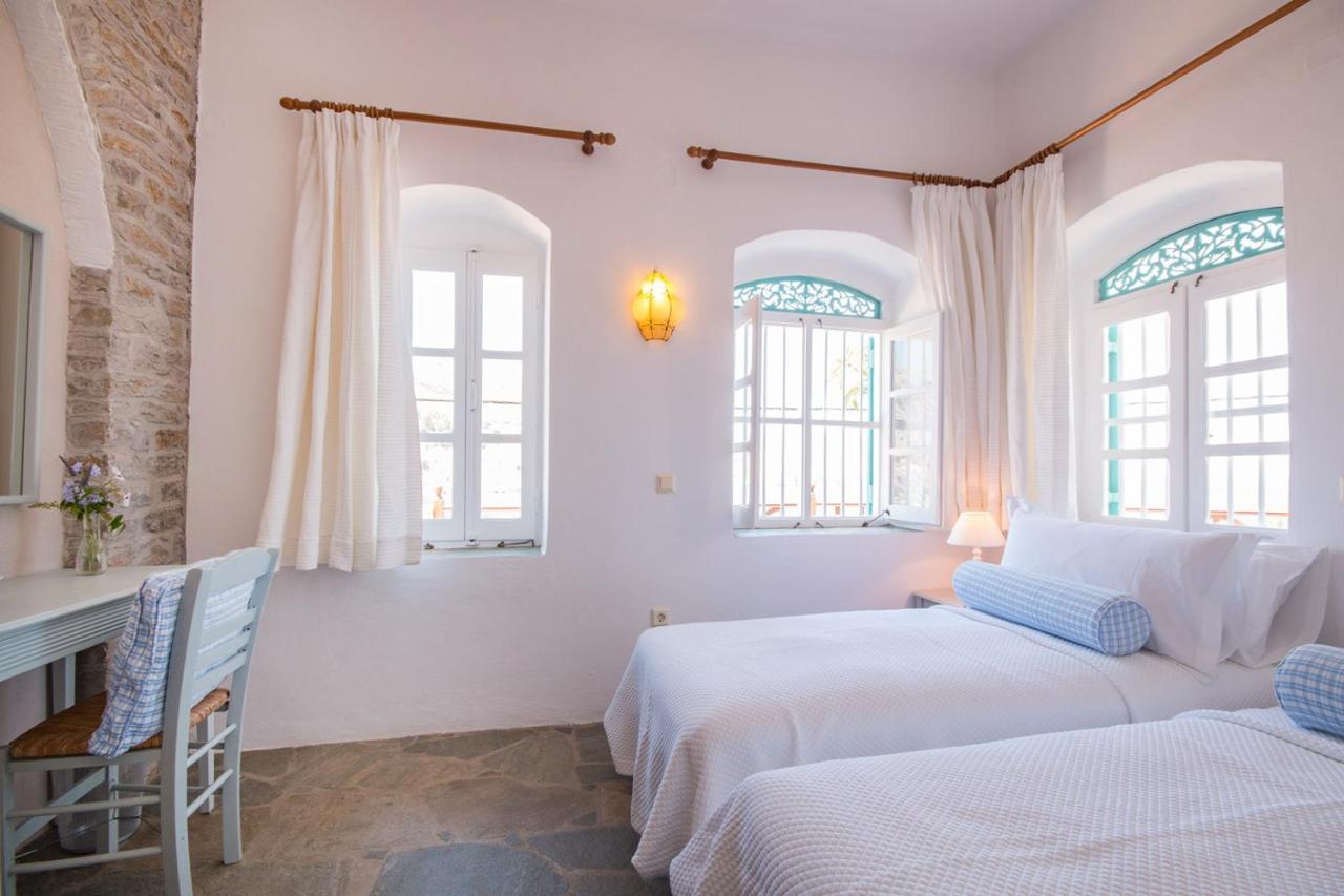 Emporio Hotel Сими Екстериор снимка